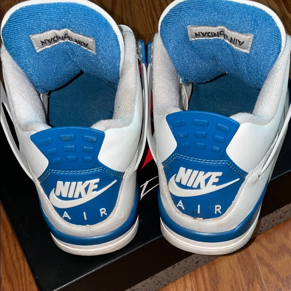 Jordan Retro 4 - Picture 3 of 6